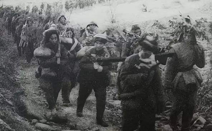 1950年志愿军缴获3000条毛毯,政委王直下令剪碎,所有战士都要有