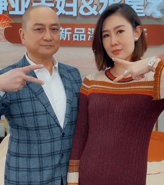 38年后,汤镇业经历了两段婚姻三个女人为他生了6个孩子,不少人还为