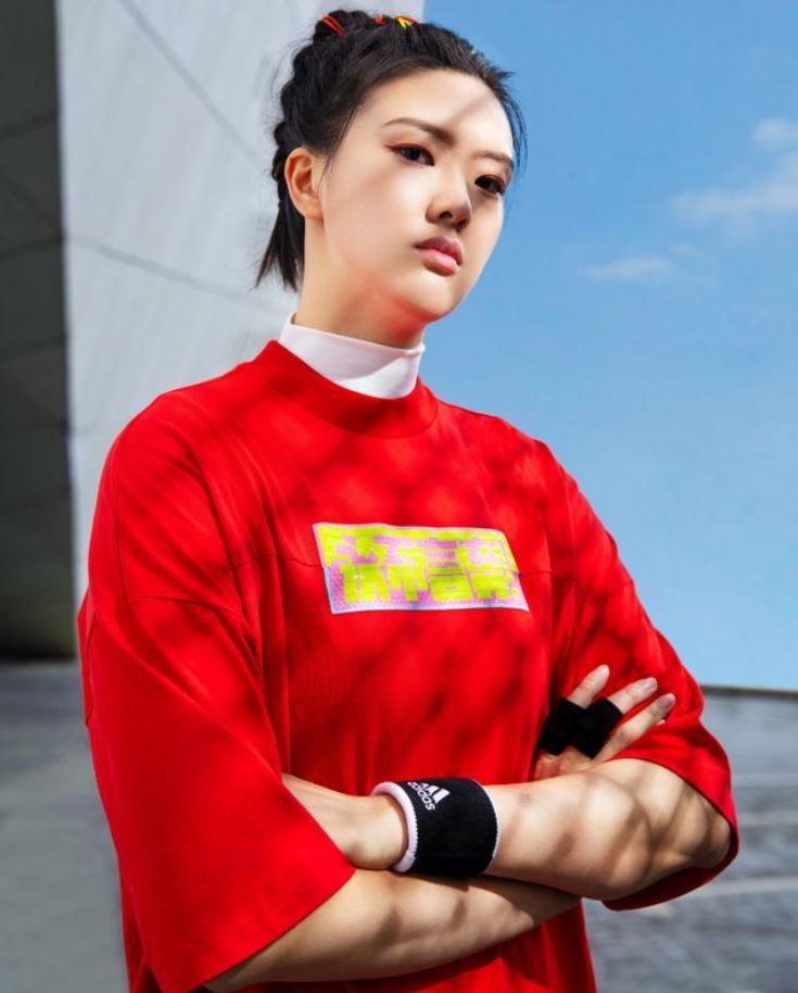 张常宁复出!她的婚姻是父亲撮合的,与同父异母的哥哥故事多