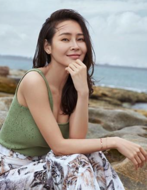 回顾演员于明加:我这辈子最正确的决定,就是为丈夫生俩宝贝女儿