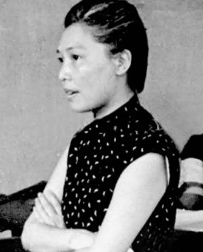 1943年李士群惨死,妻子叶吉卿提四点请求,汪精卫:我只同意三点