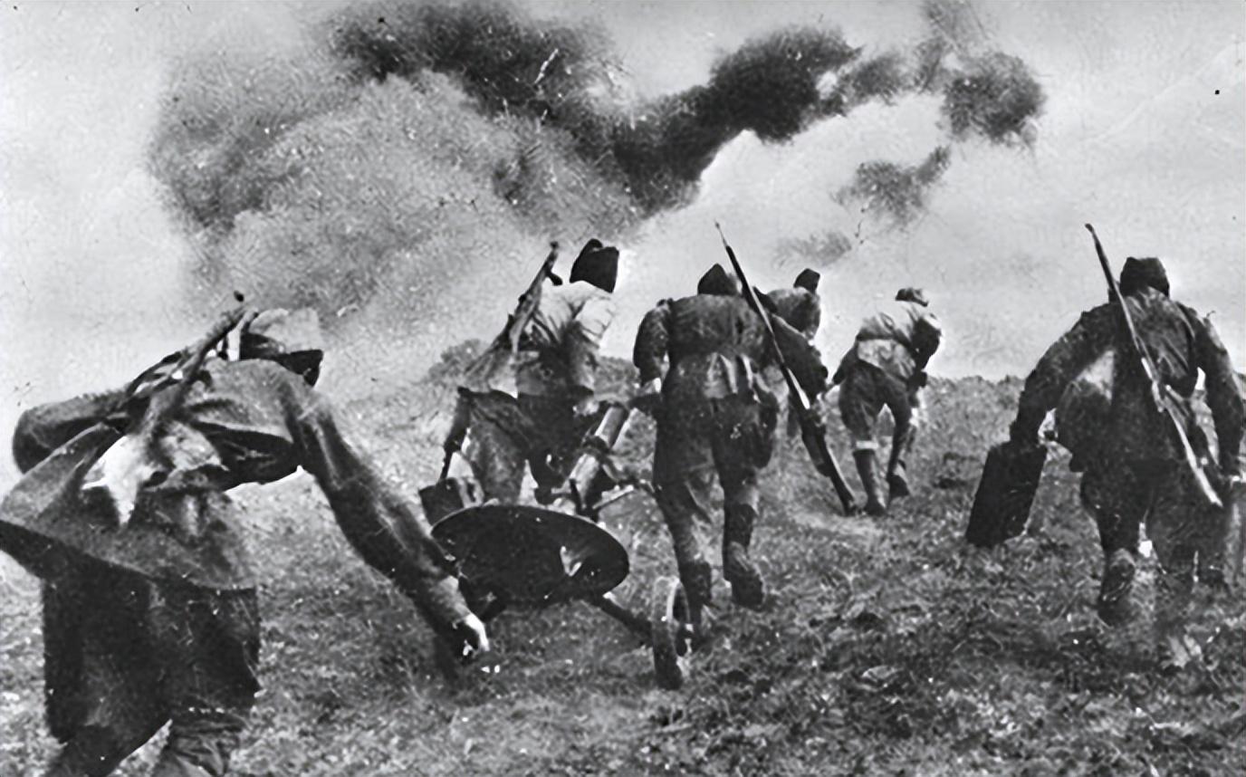 1947年陈赓麾下第一猛将牺牲,周希汉失声痛哭,6000士兵为他抬棺