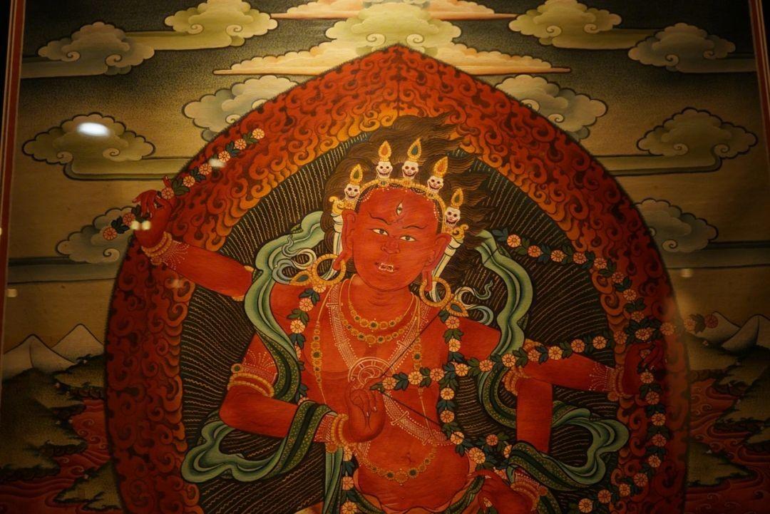 在藏传佛教中,有一类女子被称为"明妃".