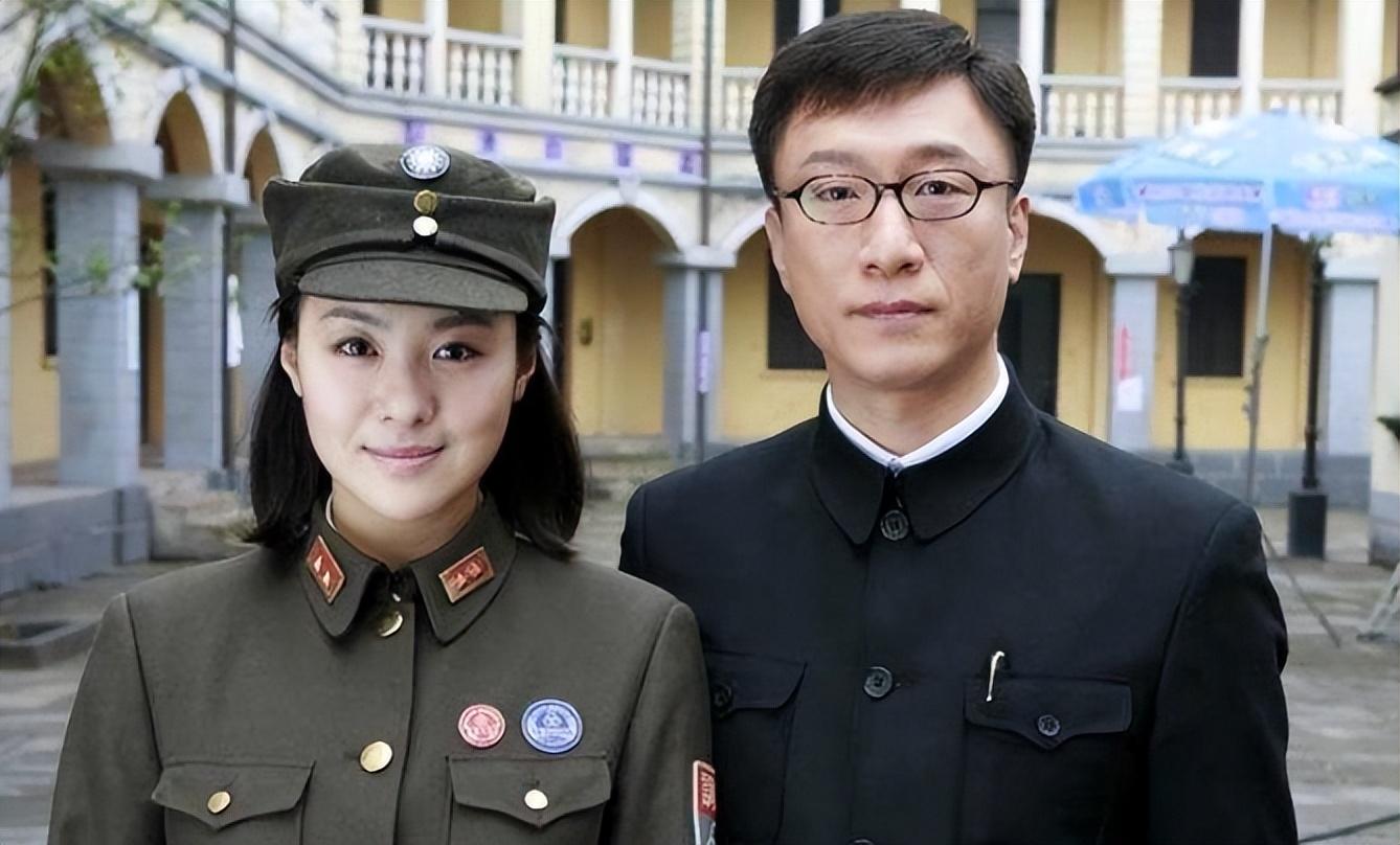 10年后重温《悬崖》和《潜伏》,说说两部谍战剧的差距,一目了然