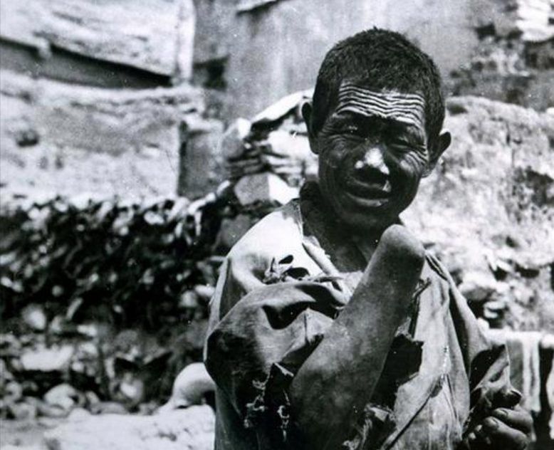 下深刻第一印象的是:当时仅有两万多人口的拉萨, 乞丐少说也有2000人