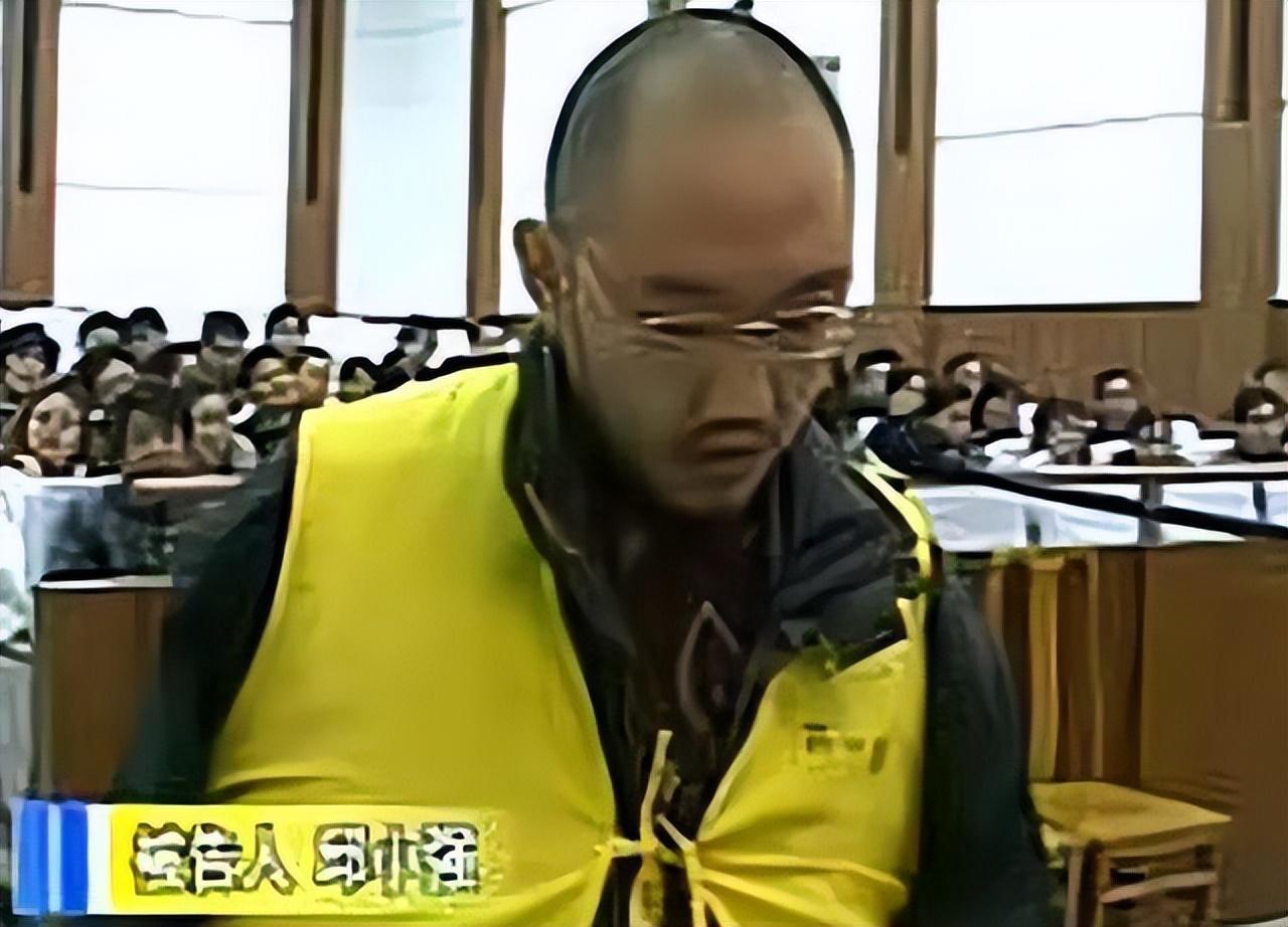 她频繁向邱小强撒娇,要求他和顾舒离婚,给自己一个光明正大的身份.