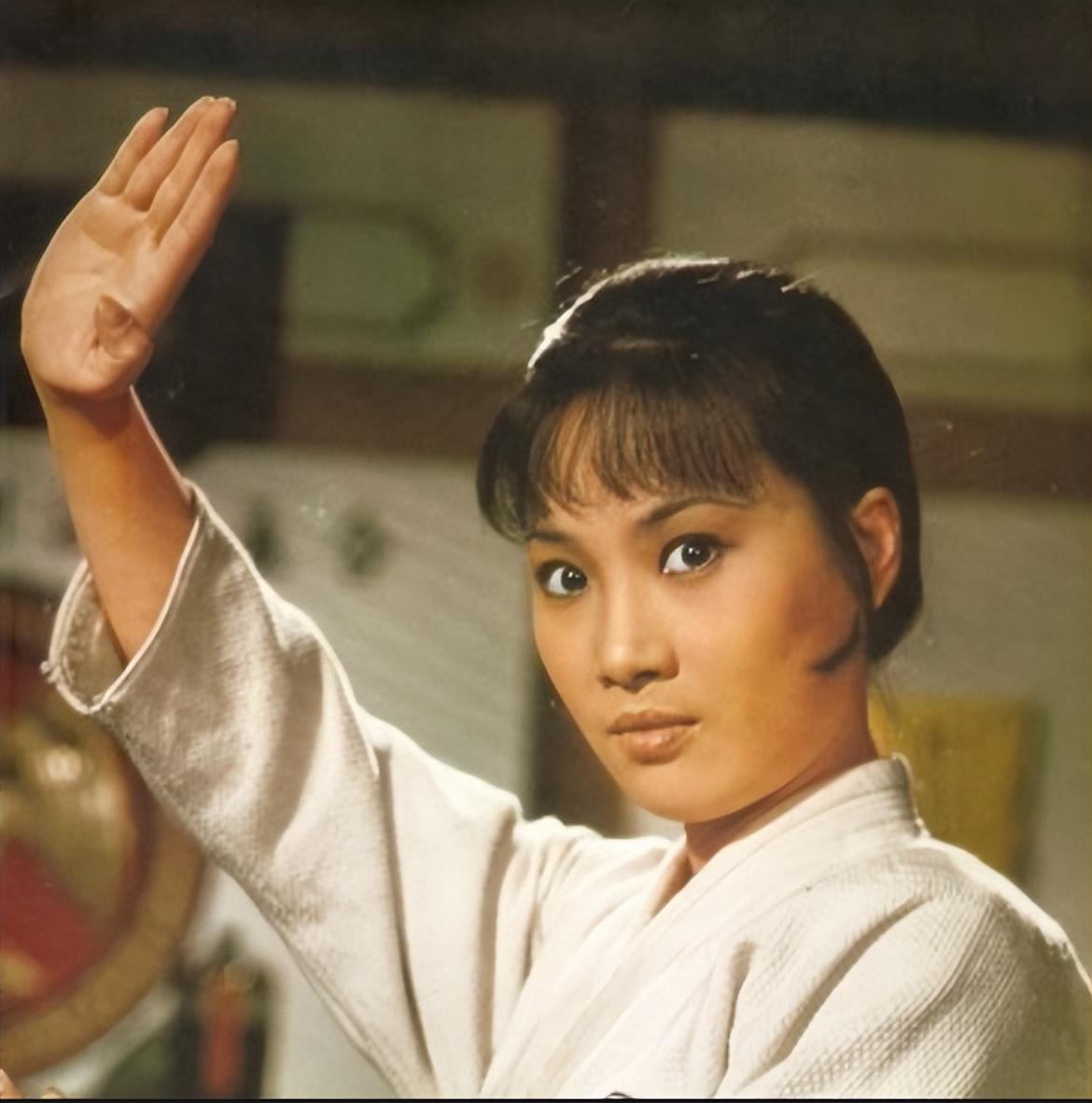 盘点:红极一时消失的9位打星现状,有人悄然离世,有人摆摊卖饼