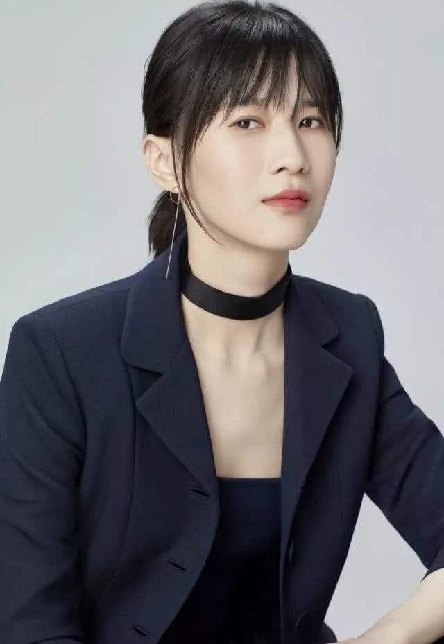 回顾盘点进入娱乐圈的10位女网红:白鹿踏实认真,赵露思俏皮搞笑