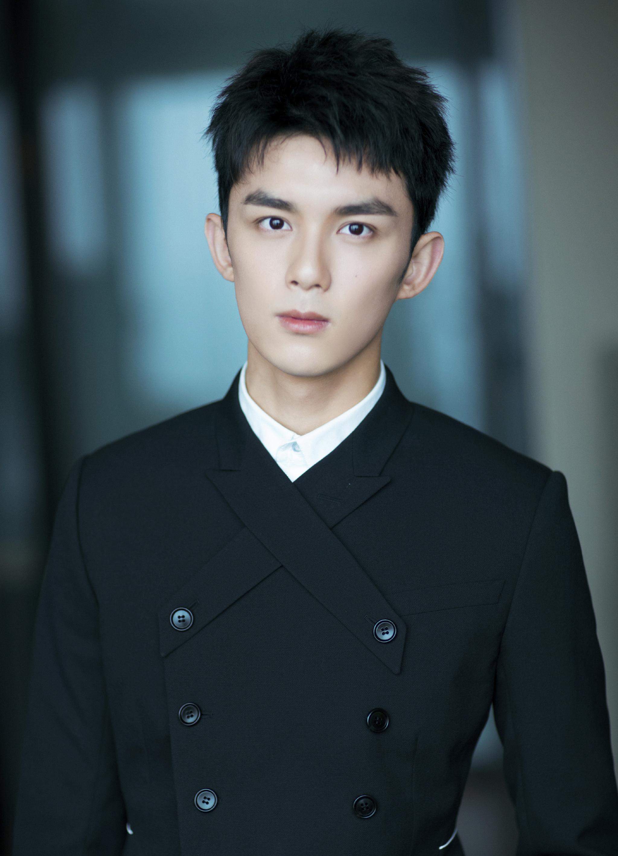 内娱公认的顶级神颜10位,李现第8许凯第6,王一博排第3