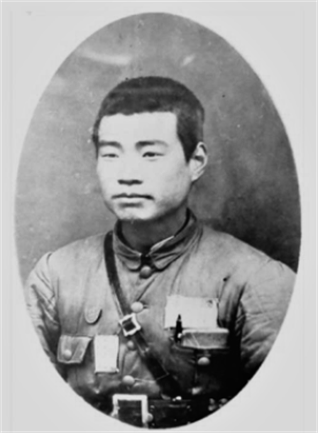 他的家乡尚武成风,所以,他从9岁就开始习武,一直练到16岁,学的是杨家