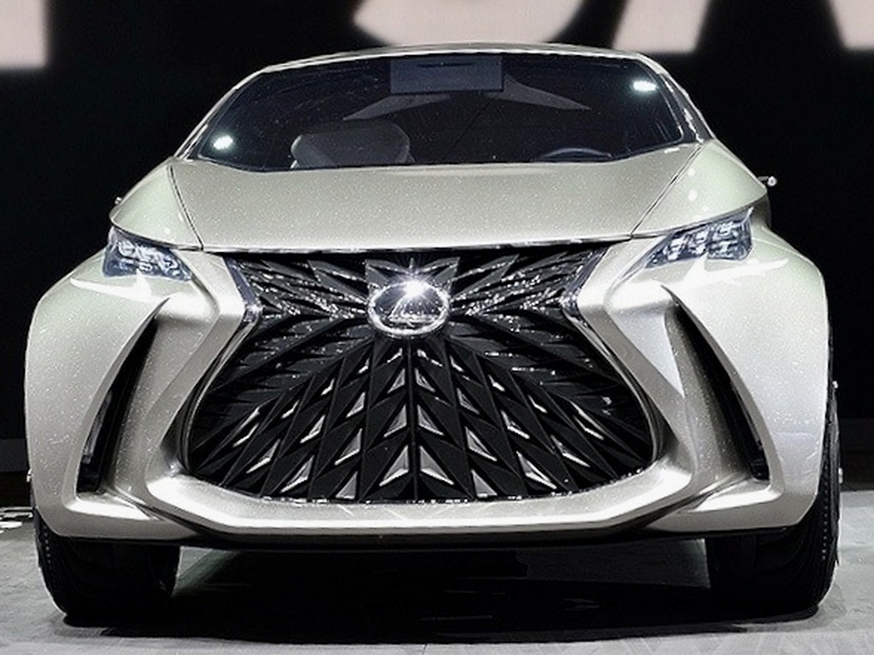 这是雷克萨斯的一款超级霸气的超级迷你型双开门车型