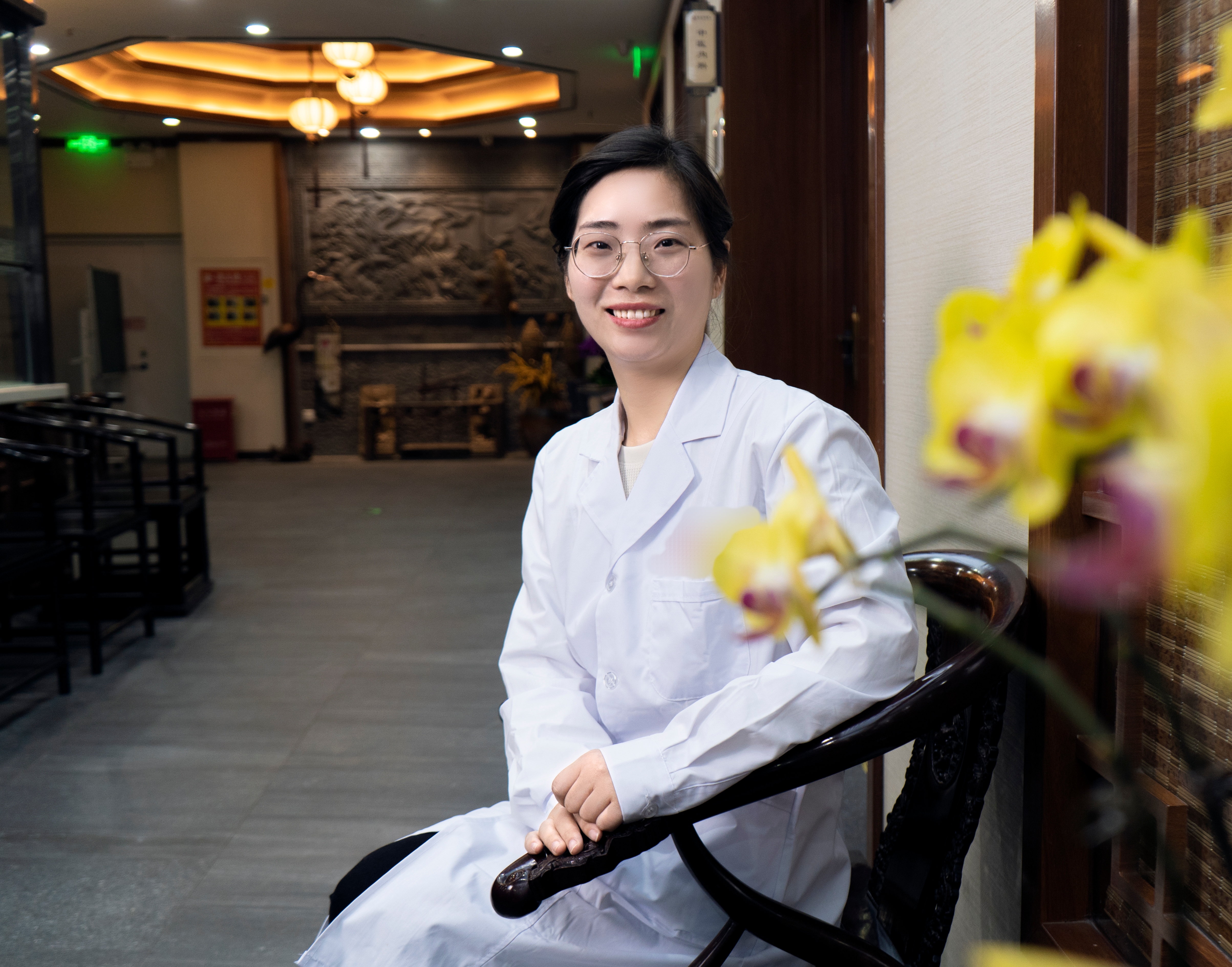 "  在古老的中医理论中,抑郁症被视为"郁证",认为情绪过度刺激使人体