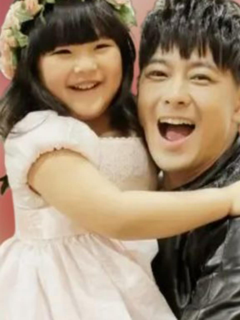 王诗龄的花痴之路:三岁小公主如何征服帅哥张亮和