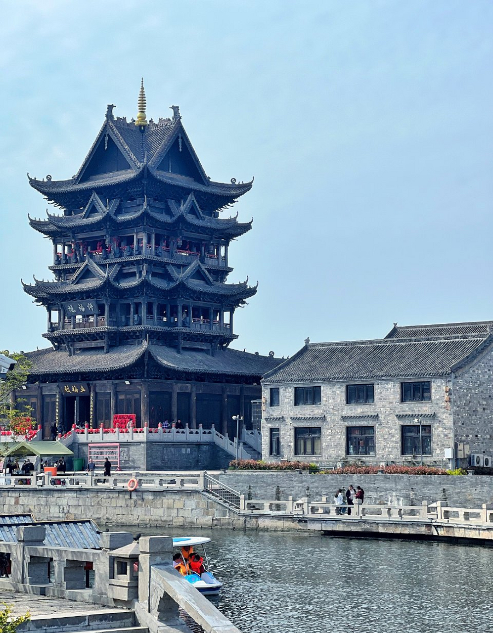 全椒太平古城坐落于安徽省滁州市全椒县,虽然建于当代,却有着128幢
