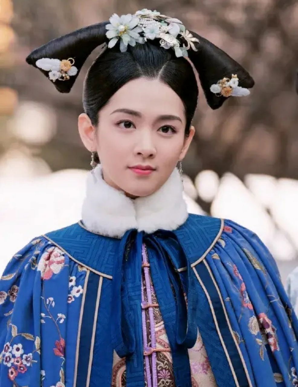 陈昊宇《如懿传》里还有婴儿肥,也很好看,浪姐里脸都瘦削了,不过同款