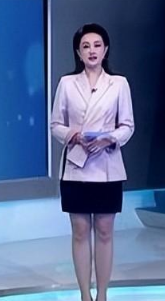 深圳卫视第一美女主持:张美曦,坚守20年成为王牌节目的一张名片