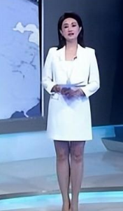 深圳卫视第一美女主持:张美曦,坚守20年成为王牌节目的一张名片