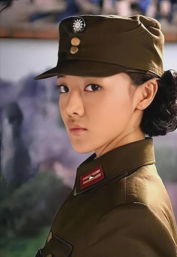 这个任务,戴笠就交给了邓静华去完成,可真算是难为了这名年轻女特工.