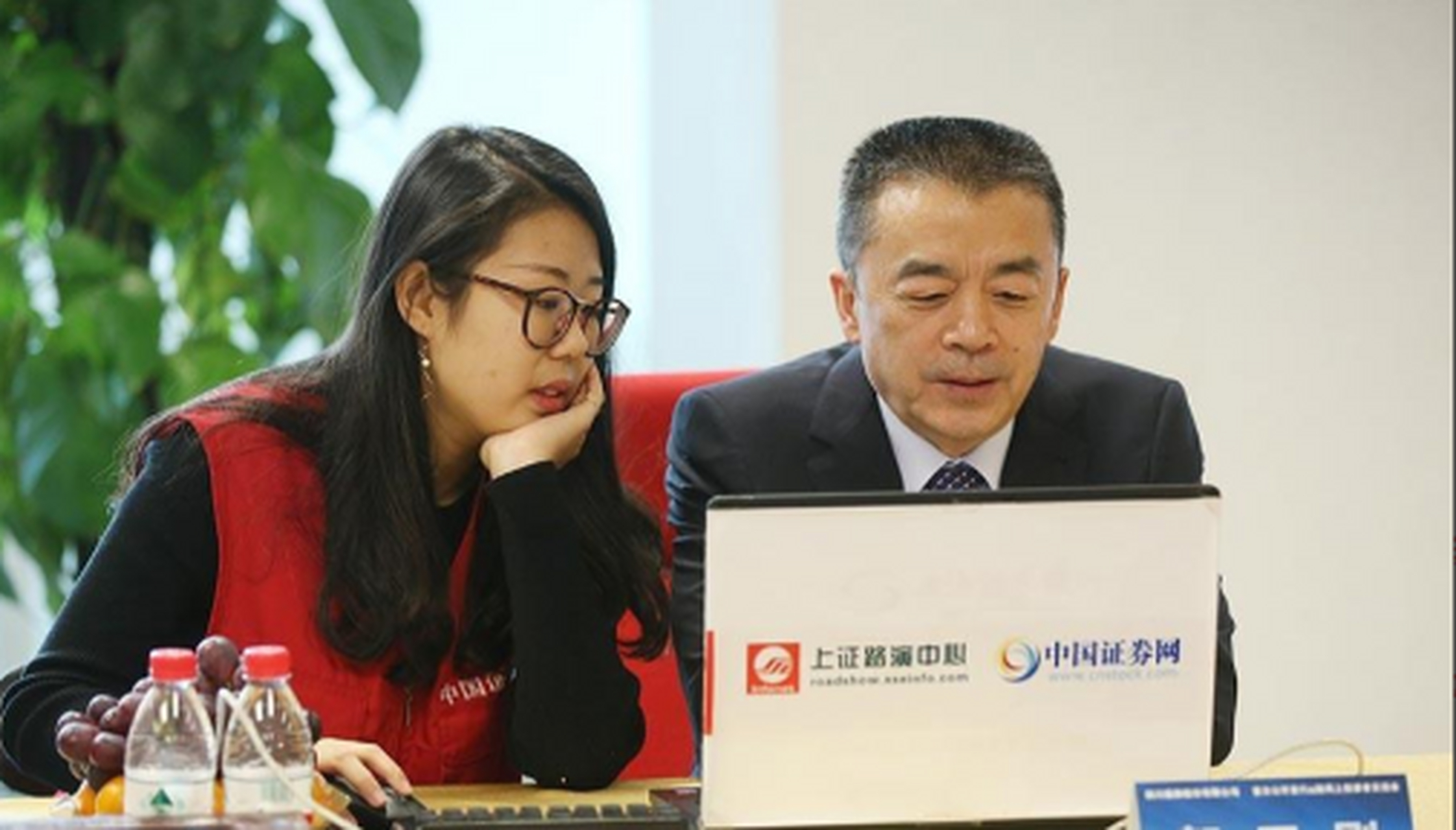 商界大佬贺正刚,套现约10.6亿元引热议!