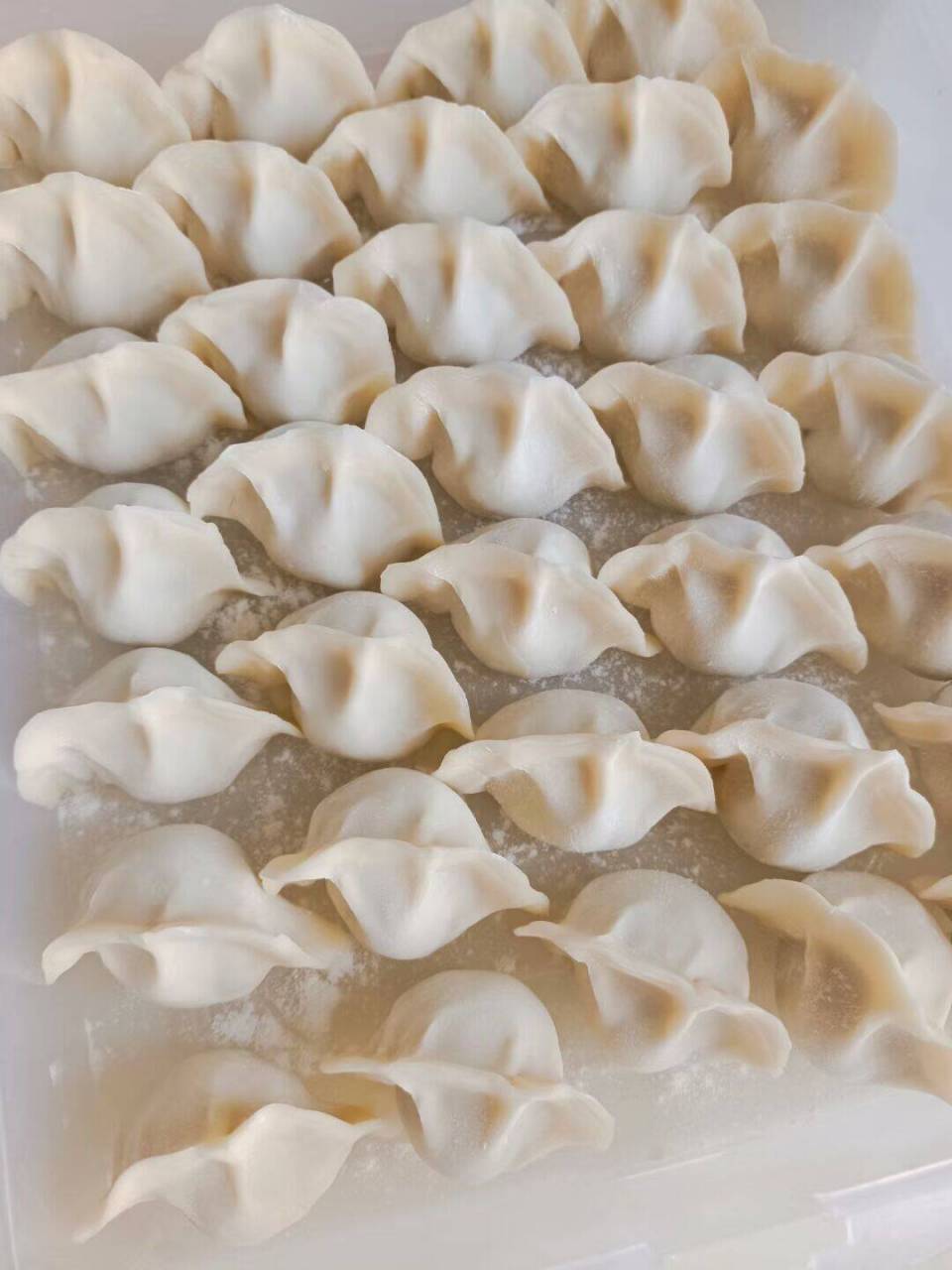 槐花木耳鸡蛋饺子,简直是春天的味道的代表.
