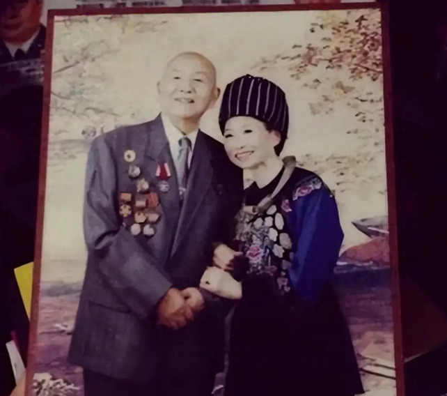 提起韩雪,大家能想到什么呢,是不是她的爷爷是一位了不起的人物,韩雪