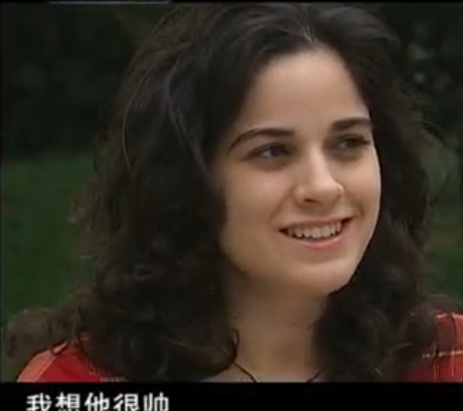 每天早上她都能看到蔡小华用灿烂的微笑迎接所有人.