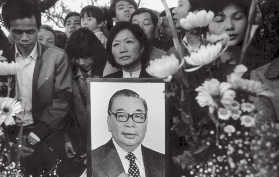 1984年,黑帮一次暗杀行动结束蒋家政权,蒋经国:蒋家不再继任