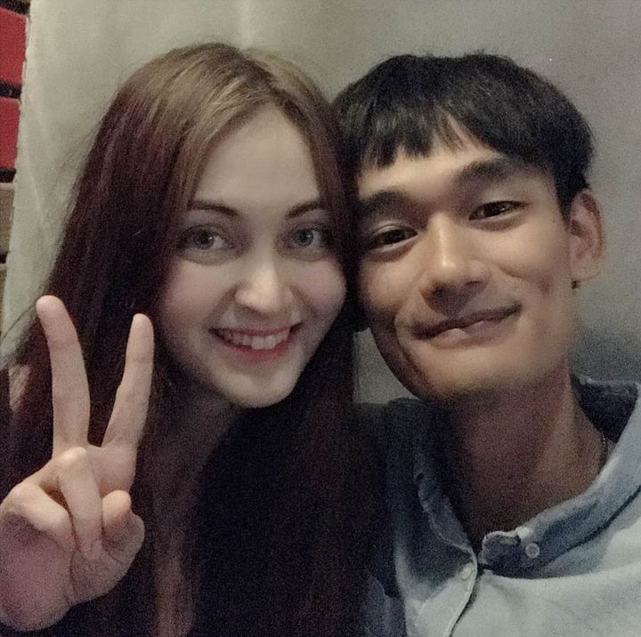 回顾天津小伙娶乌克兰女硕士,因战火花几十万,将丈母娘接中国定居