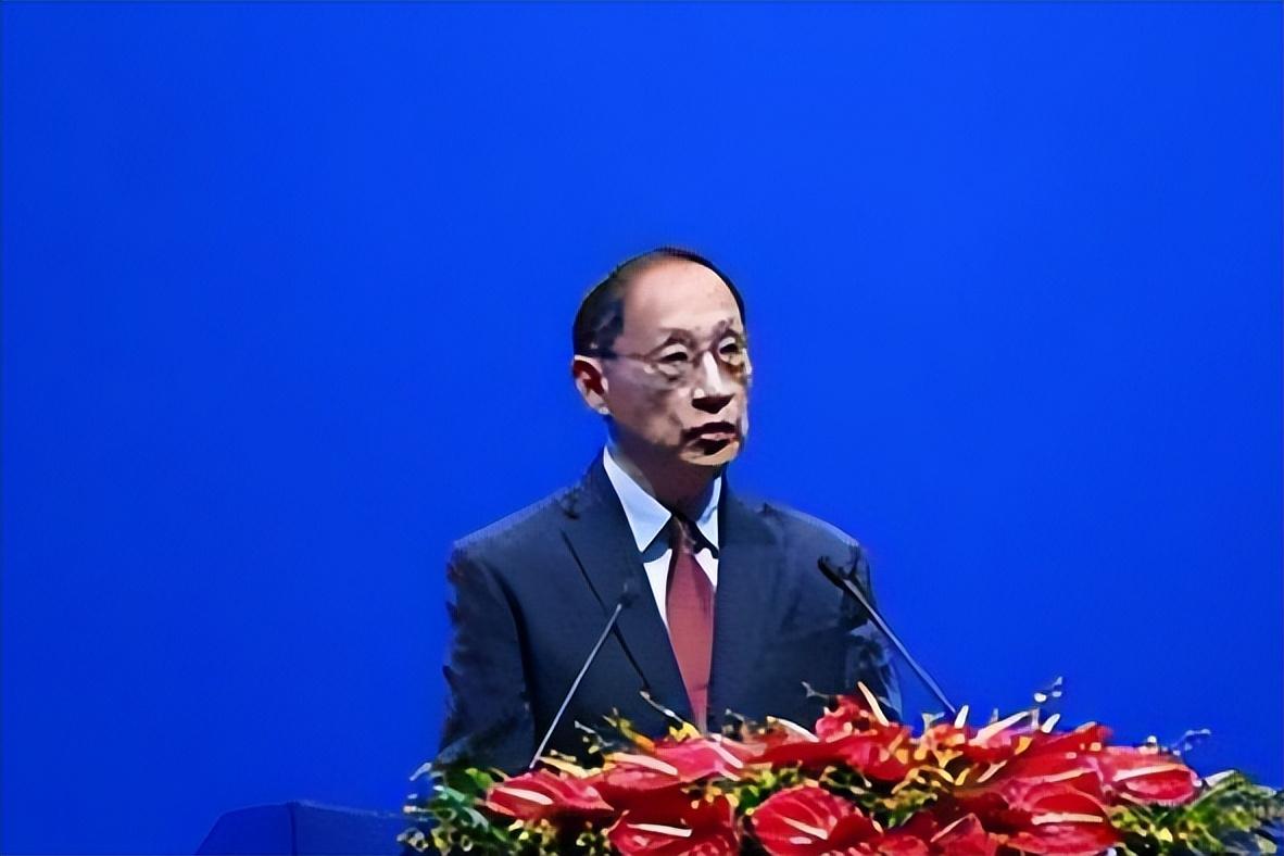 长子当富士康董事长,三儿子是