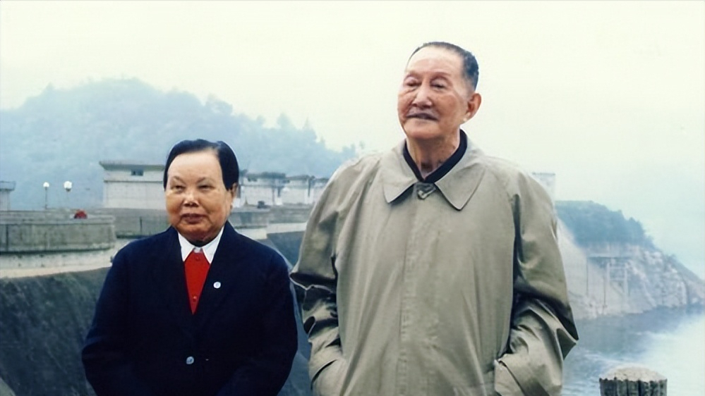 1986年洪学智访美被嘲讽:什么学校毕业?他的回答让美上将哑口