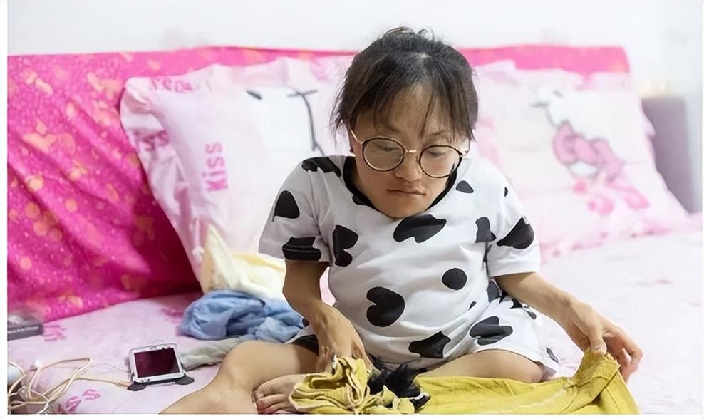 回顾1米68帅气小伙娶68厘米"瓷娃娃",多年过去,如今他们怎样了