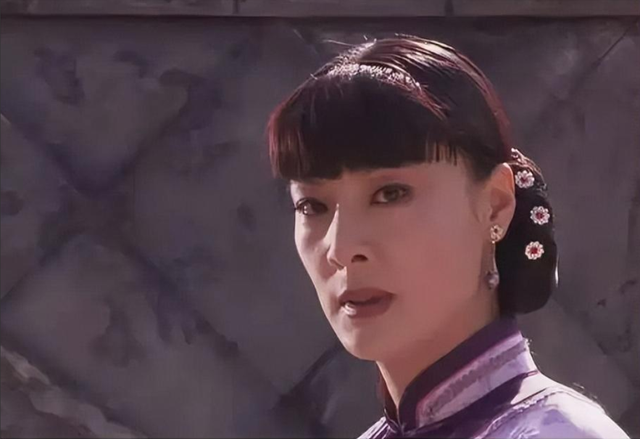 李萍的戏约越来越多,之后她又拍摄了《宅门逆子》《围屋里的女人》