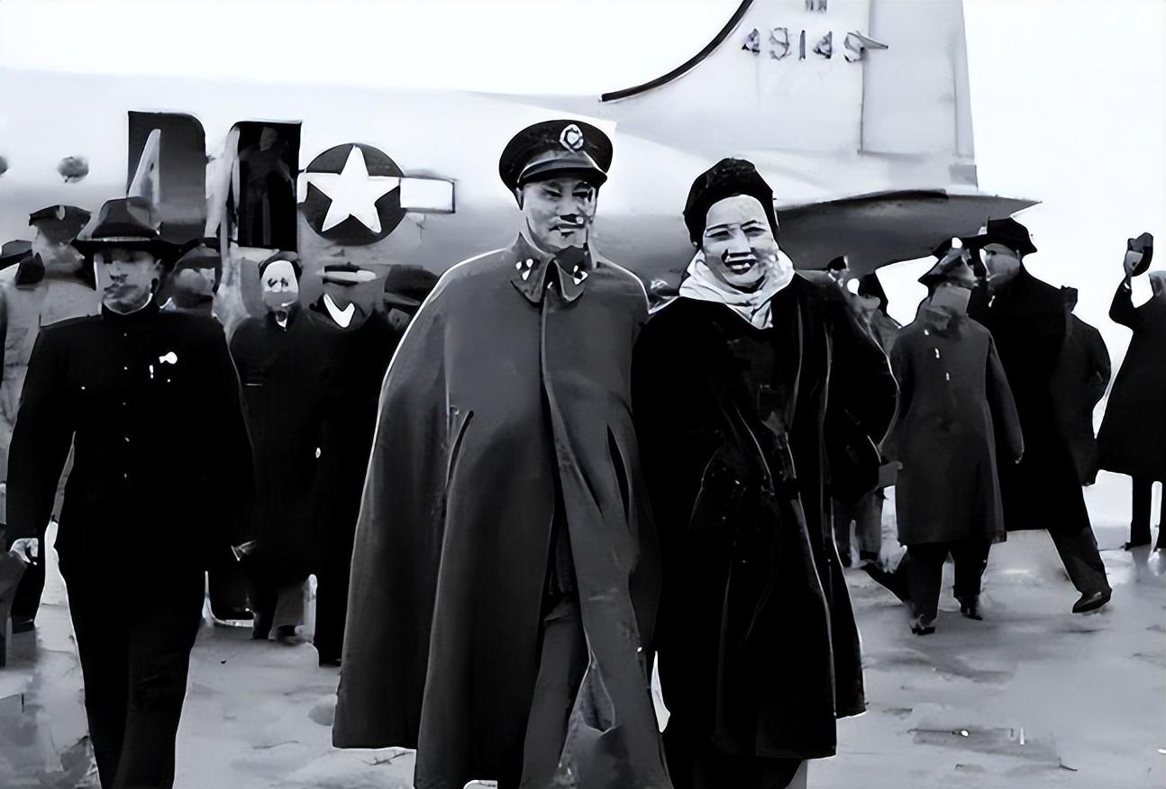 宋美龄有多狠?两次建议美国对大陆投放原子弹,杜鲁门:就是贼!