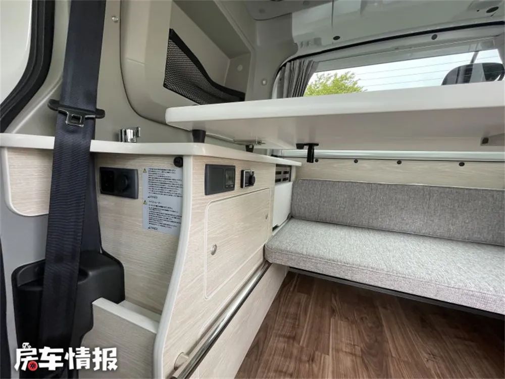 日产nv200改装案例!喜欢床车的可以借鉴一下,开着上班也没问题