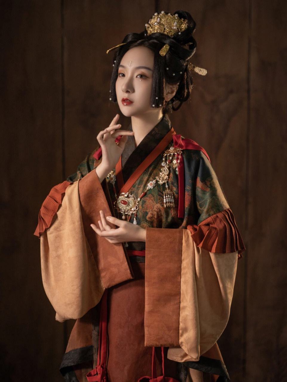 深入汉服文化,探索千年传统的魅力!华丽形制,缤纷色彩诉说着深厚底蕴.