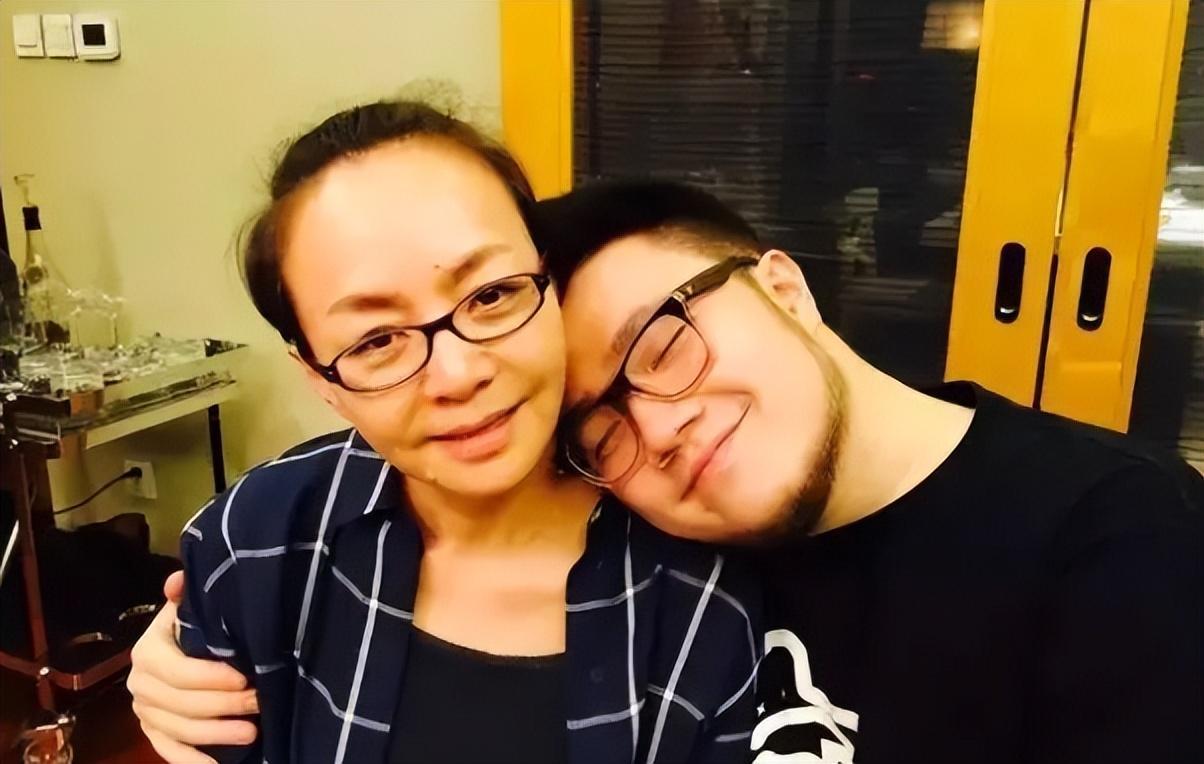 风水轮流转,"老死不相往来"的宋丹丹和英达,输赢终于见分晓