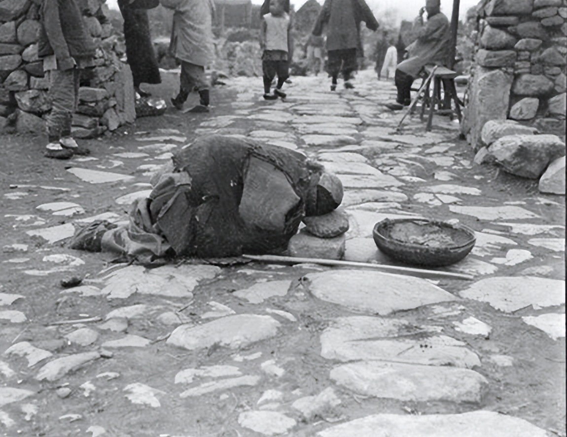 1961年,大地主刘文彩三姨太惨死街头,临死前竟无一句遗言