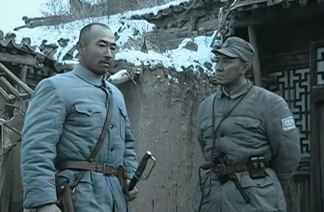 回顾《亮剑》18年后:2位已逝1位消失,女配反超田雨成一线大腕