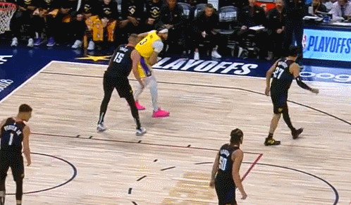 约基奇27+20+10穆雷压哨绝杀 掘金险胜湖人2-0_NBA季后赛掘金vs湖人 贾马尔穆雷压哨绝杀 丹佛掘金主场逆转洛杉矶湖人