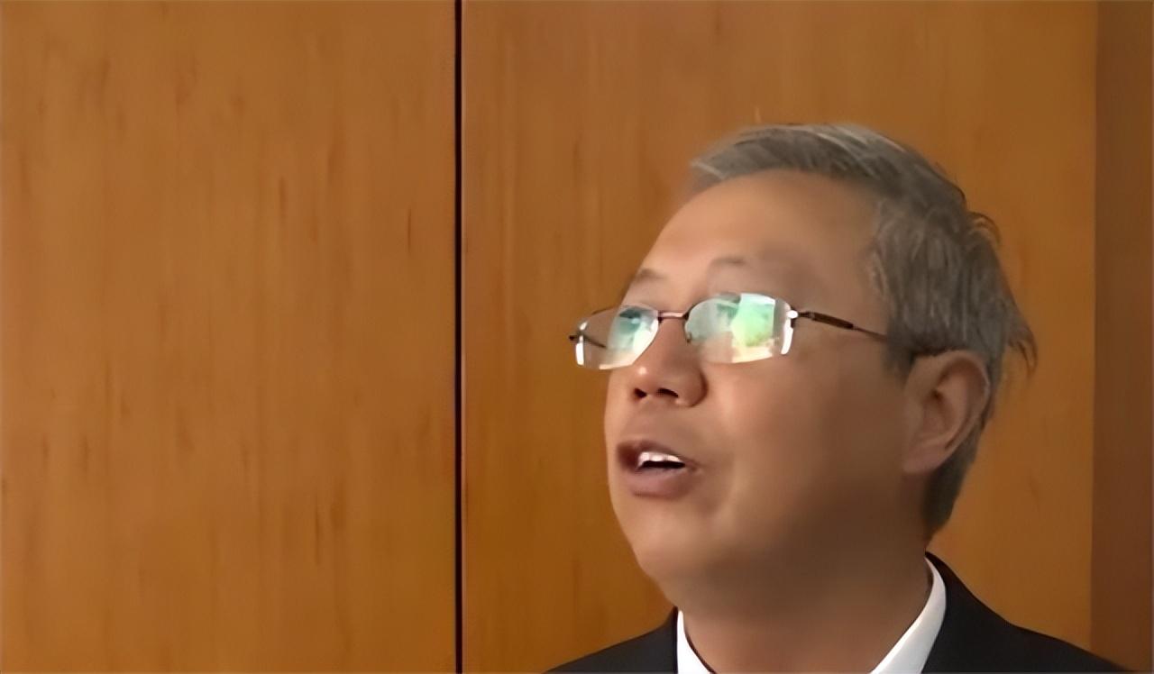 2000年法院门卫无故被杀,凶手逃亡20年才落网,杀人动机令人发指