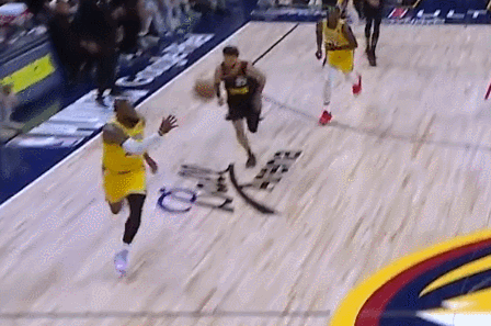 NBA季后赛掘金vs湖人 贾马尔穆雷压哨绝杀 丹佛掘金主场逆转洛杉矶湖人_约基奇27+20+10穆雷压哨绝杀 掘金险胜湖人2-0