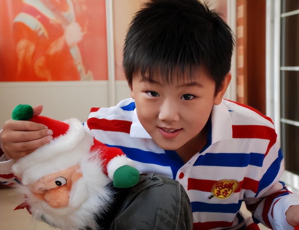 回顾《快乐星球》,8位童星多人退圈,一人15岁去世,物是人非