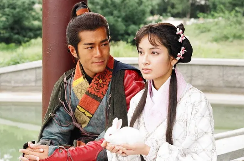 回顾《寻秦记》22年,演员现状:廷芳未婚,善柔无子,7位戏骨已逝