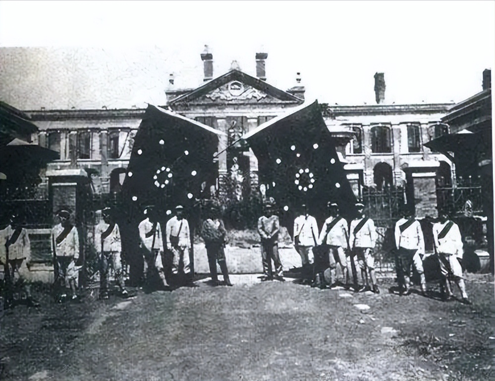 1946年汪精卫墓被炸开,遗体上留有一张纸,四个大字让人破口大骂