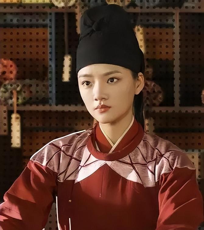 还有火出圈的角色,《悲伤逆流成河》中的易遥,《孤城闭》中的赵徽柔.