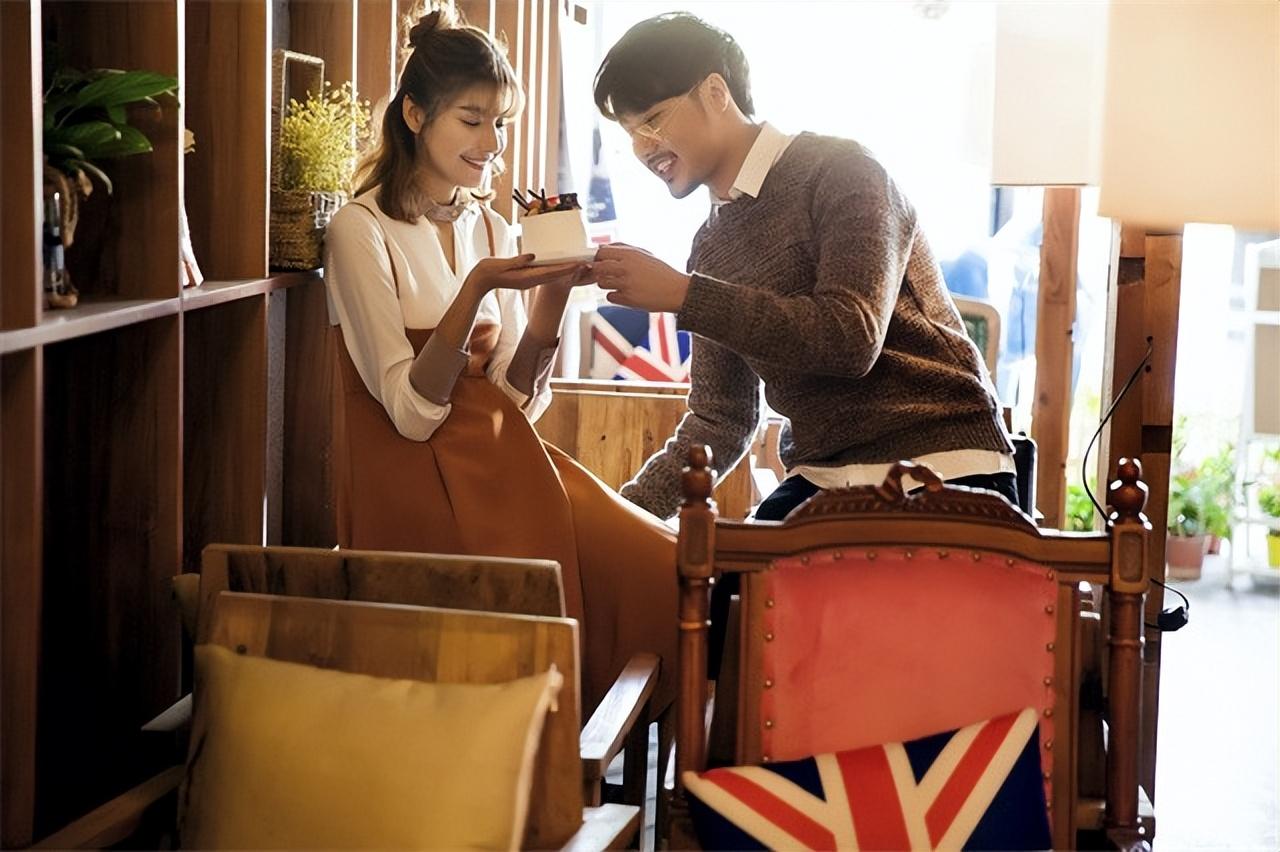 如果再让但彩霞重选一次,她绝不会把邓宇介绍给自己的男友.