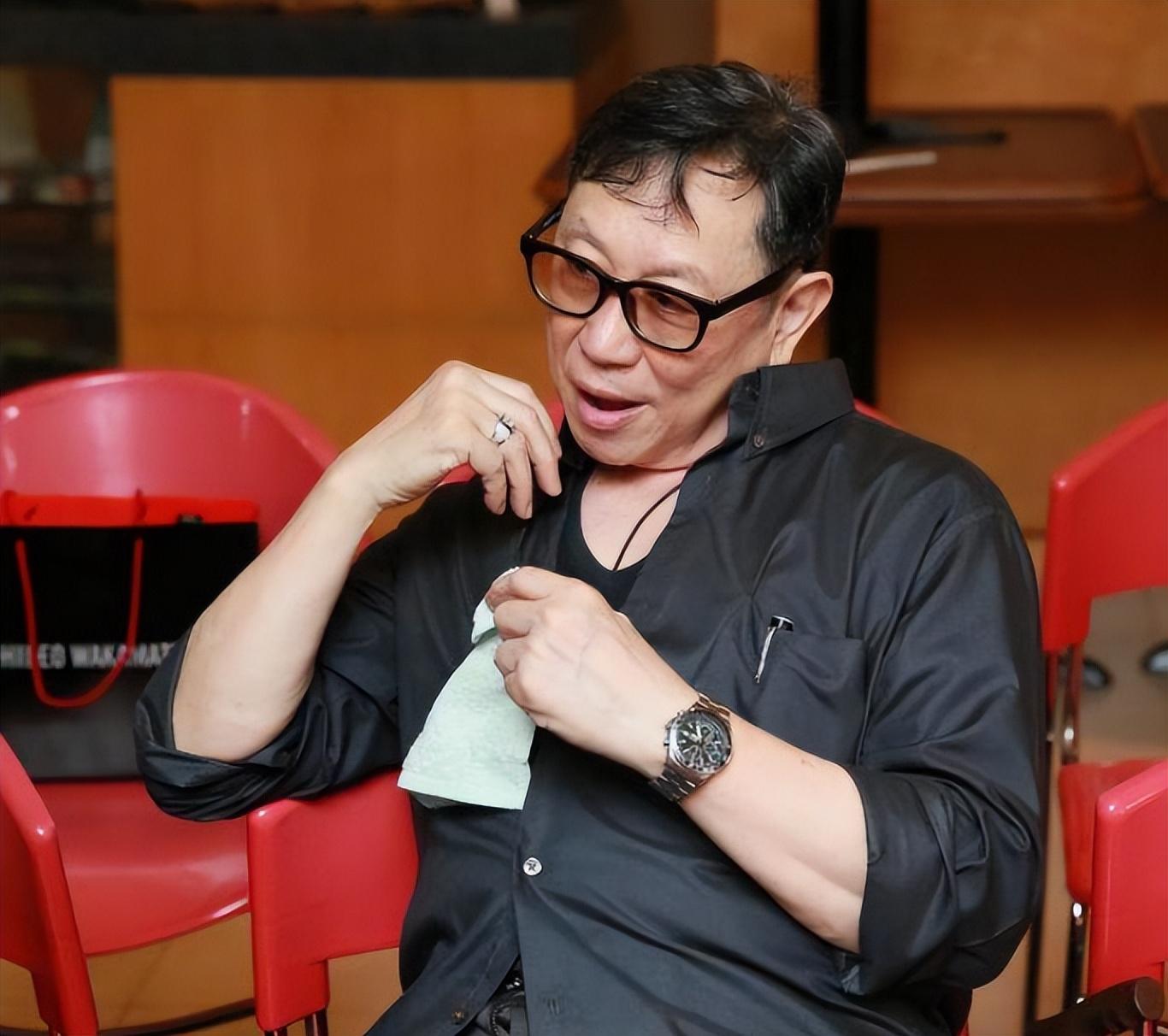 七个老婆现状:沐剑屏(邝文珣饰)自小娇生惯养,温柔单纯,善解人意,性格