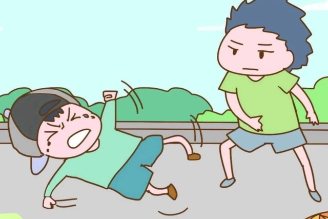 孩子动手打人是成长中可能经历的阶段,家长需了解背后