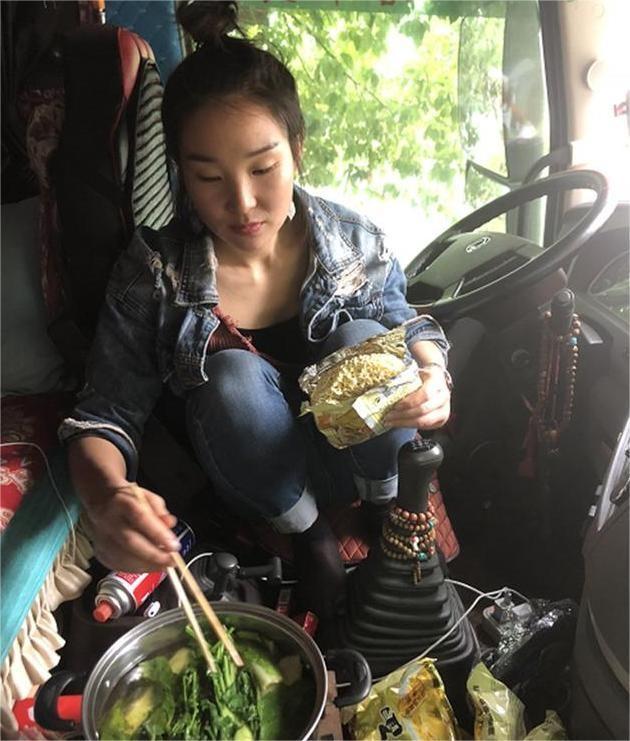 纪实90后女孩开货车,霸气征婚:我开卡车养你,给我爱情就好