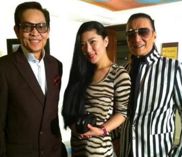 谢贤与嘉玲分手之后成为了好友,谢贤去泰国时都会去看望嘉玲,而嘉玲